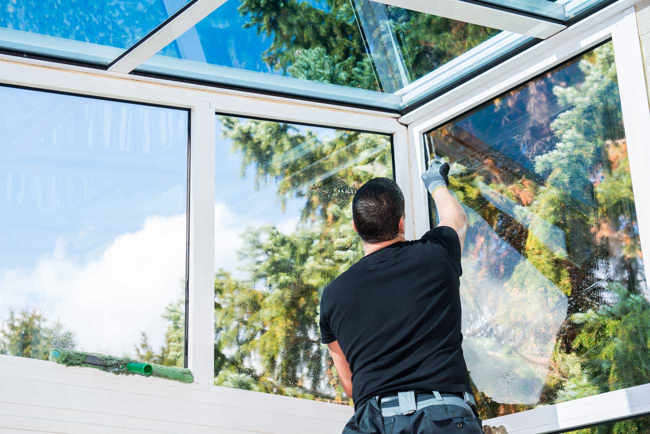 Glasreinigung von Fenster Schaufenster Glasfassaden